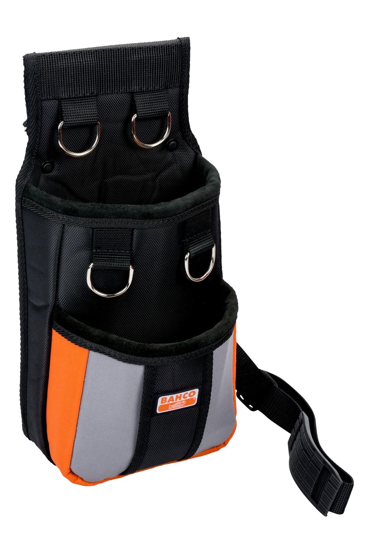 Pockets with 2 large compartments and 4 safety eyes for attaching a safety line
