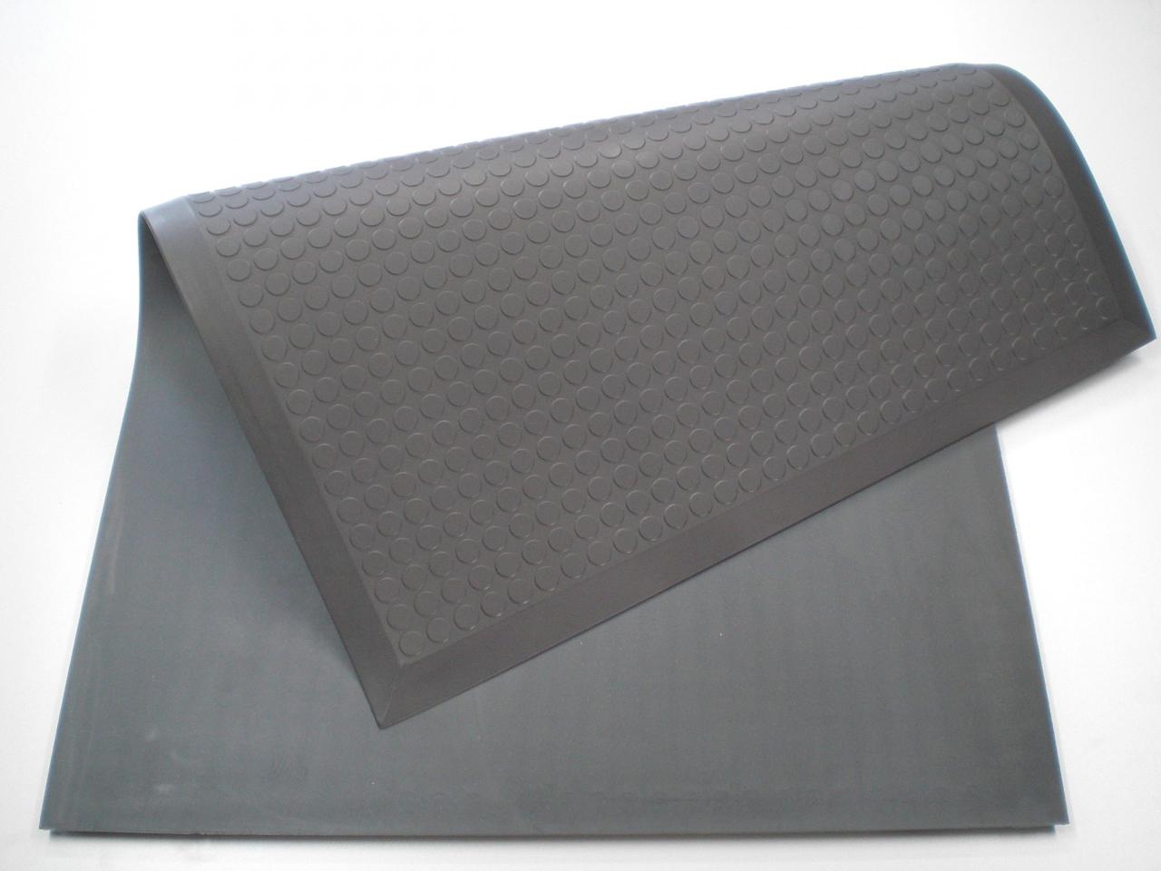 Stand mat with flat bubbles 90cmx2m sloping edges