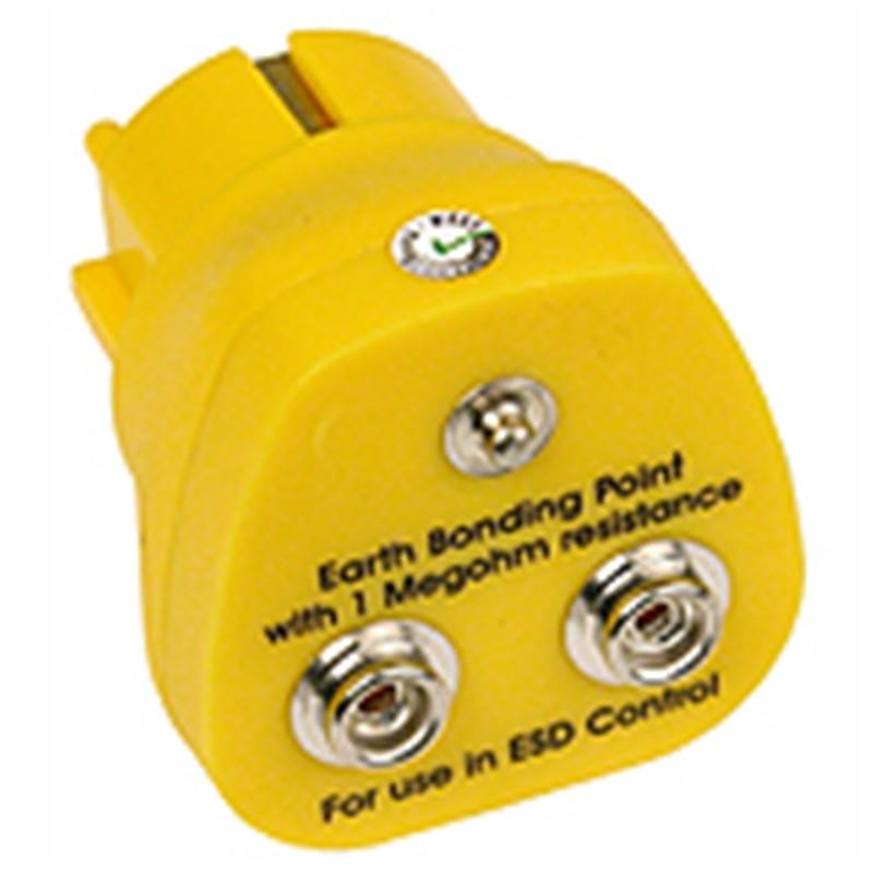 Mains plug with 2 x 10mm pushbutton, 1 x 4 mm ESD